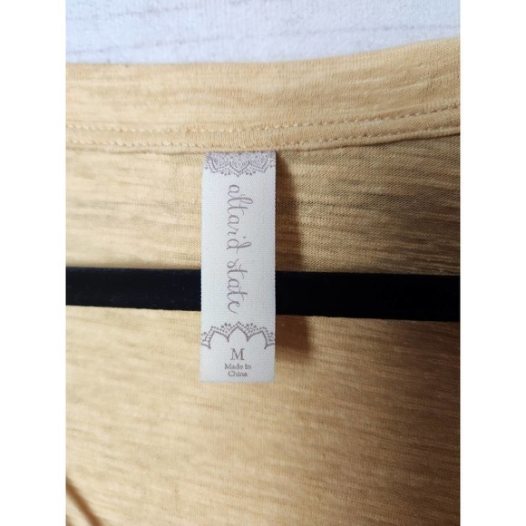 Alatr'd State Womens Casual V Neck Short Sleeve Shirt Yellow Size Medium - Picture 3 of 6